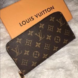 Louis Vuitton Zippy Wallet
